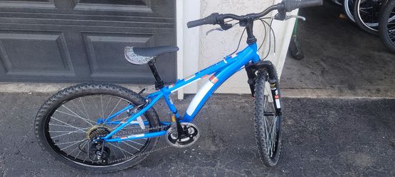 24-in Cobra Diamondback Bicycle