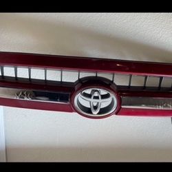 Toyota Sequoia Upper Grille Part