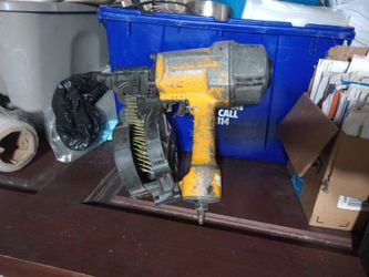 Nail Gun DeWalt Pneumatic