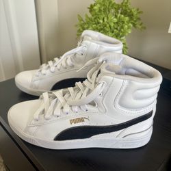 PUMA Women’s Sneakers-White