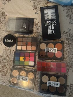 Brand New Sealed Make Up Set And Eyelashes 