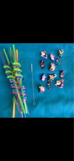 Moana Spiral Straws with Cleaning Brush and Shoe Charms