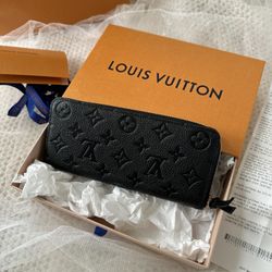 NEW Louis Vuitton Wallet ($840 In Store) - Full Set & Receipt