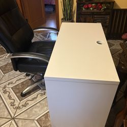 Desk With Chair