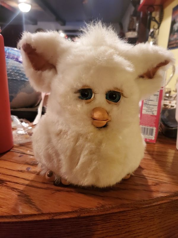 White 2005 furby big edition selling for 40 for Sale in Sweet Home, OR
