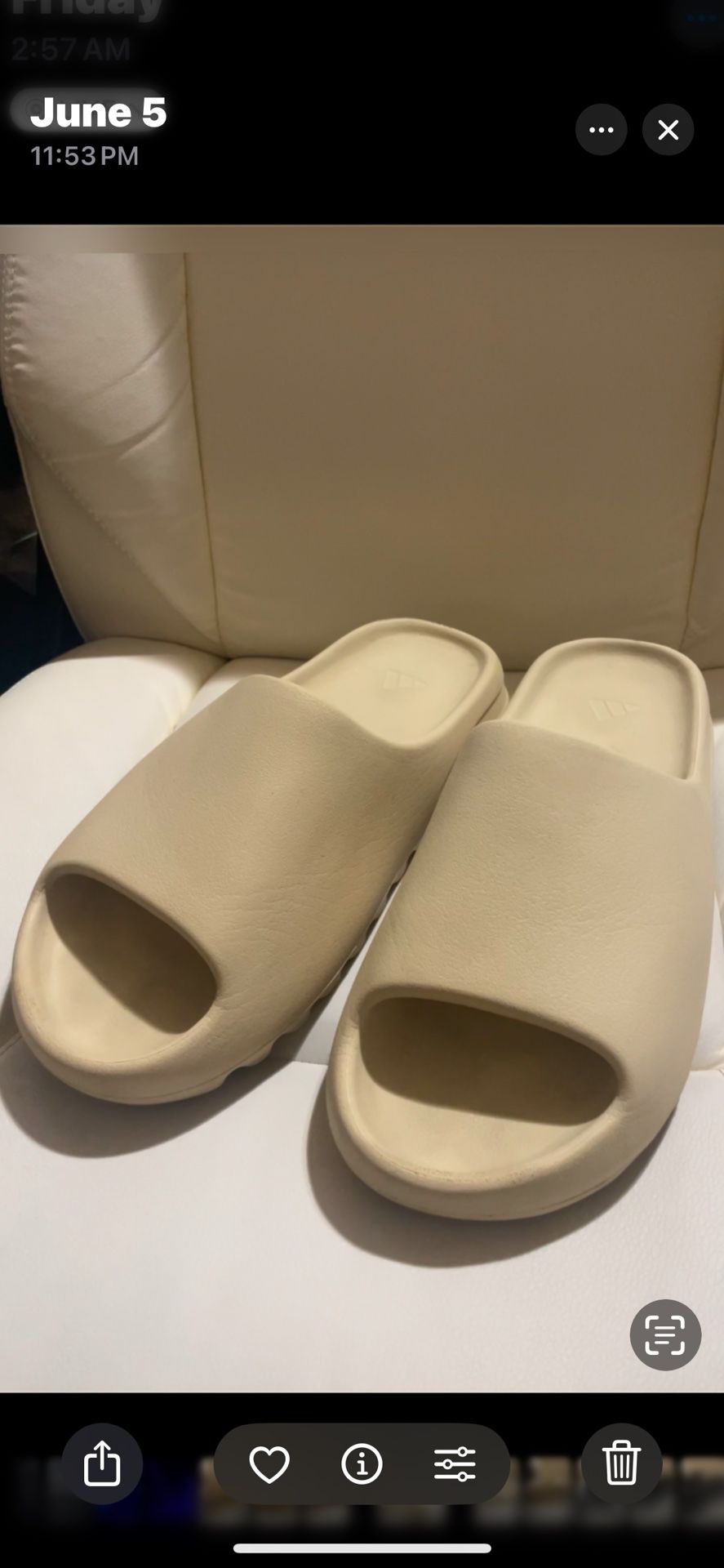 Yezzy Slides