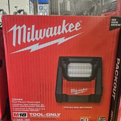 Milwaukee M18 Rover Dual Power Flood Light Tool Only 