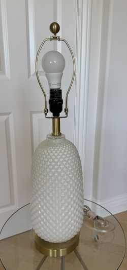White Glass Lamp Stand With Gold Bottom (2)