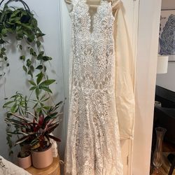 Philomene Lace Cap Sleeve Wedding Dress