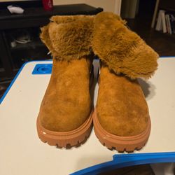 Women's professional shoes/clogs and fur lined boots
