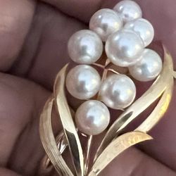 14 K Yellow Gold Cultured Pearls Vintage Brooch Pin