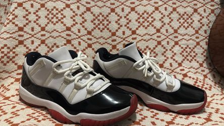 Air Jordan 11 Retro Low Concord Bred - Size 10.5