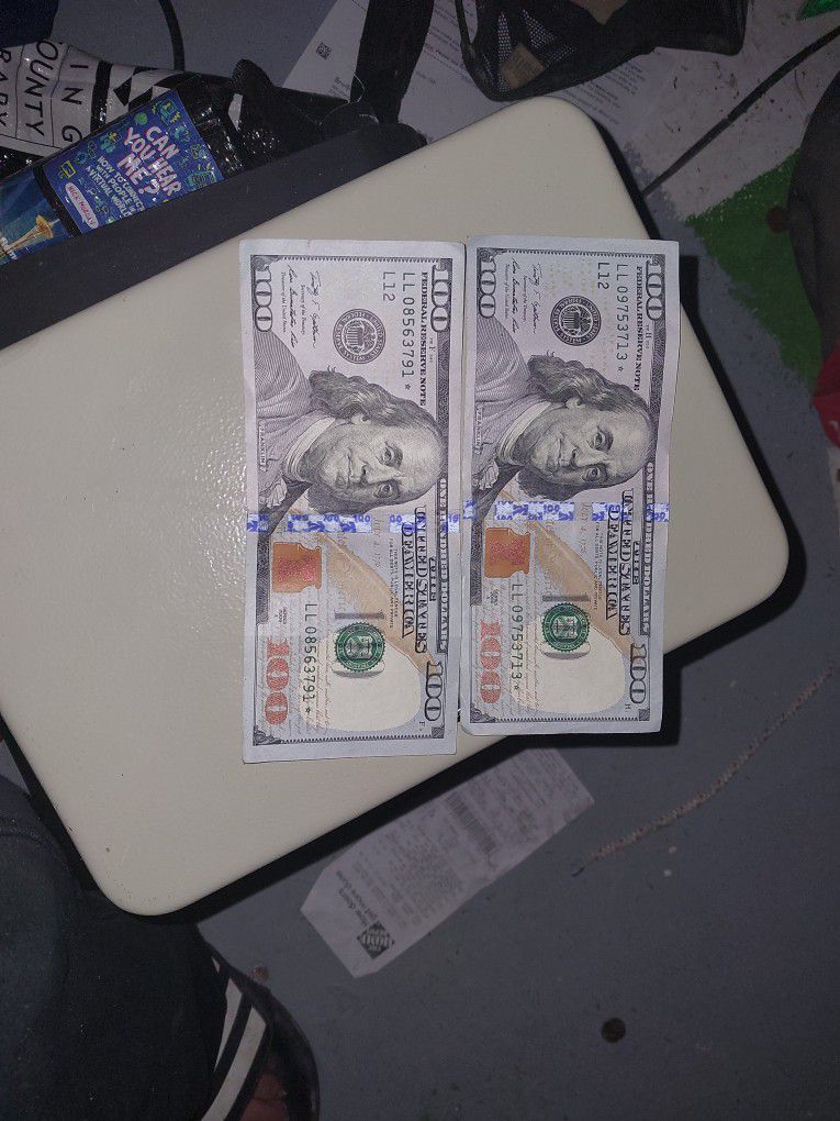 2x $100 Star Notes I'm No Expert On Grade But They're In Pretty Damn Good Shape Make Offers $ 500???