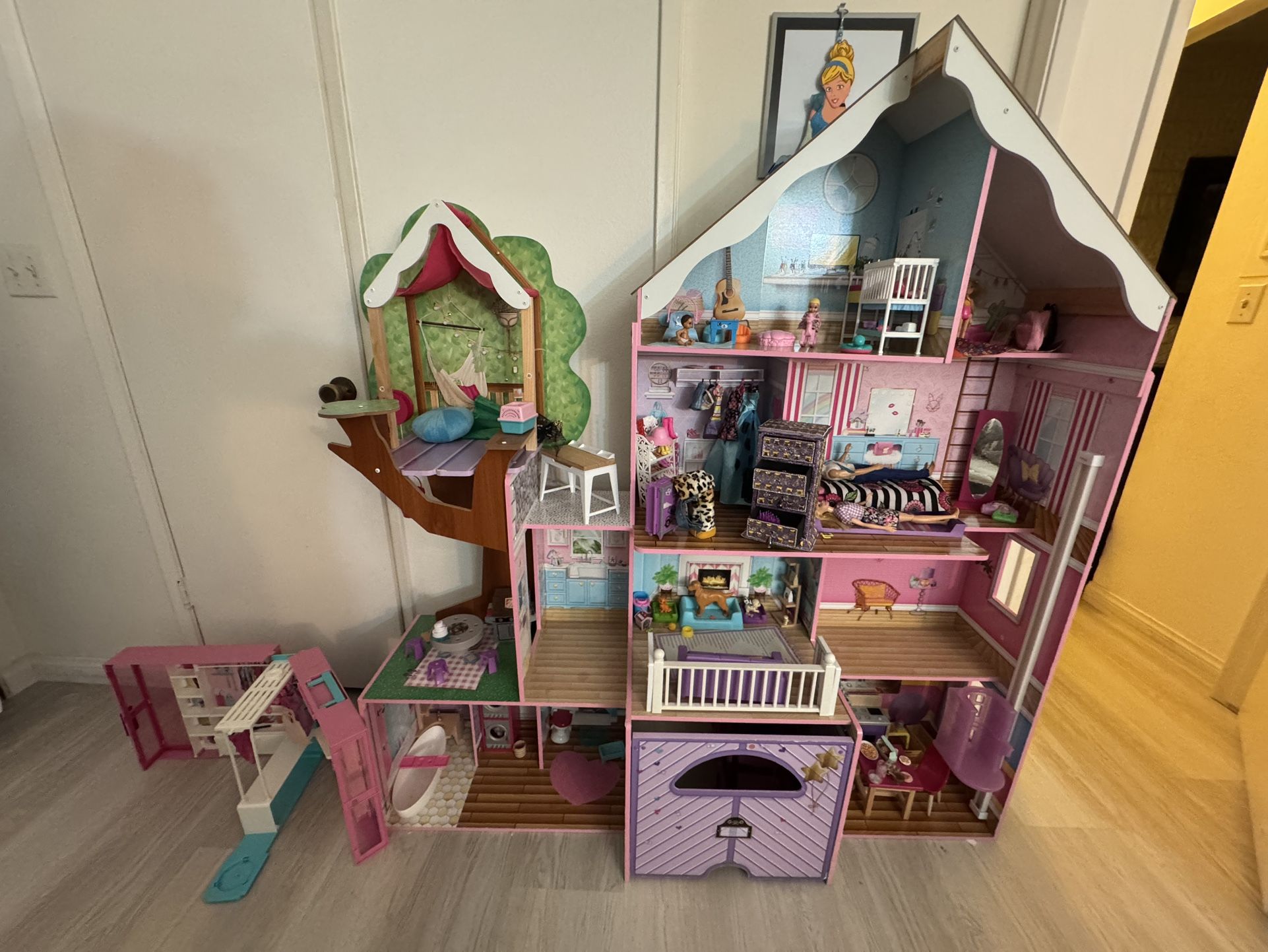 Barbie House With Tons Of Extras