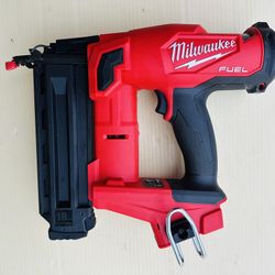 Milwaukee M18 FUEL 18-Volt Lithium-Ion Brushless Cordless Gen II 18-Gauge Brad Nailer (Tool-Only)