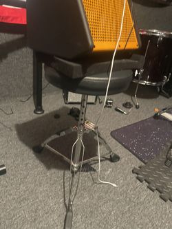 Drum Throne 