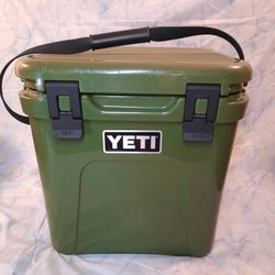 Yeti Roadie 24 Highlands Olive Green Hard Cooler Camping Fishing Overlanding 