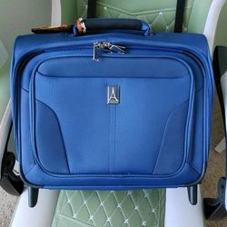 TRAVELPRO CARRY ON LUGGAGE