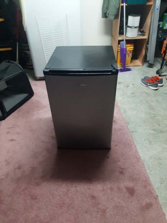 Hisense Small Refrigerator 
