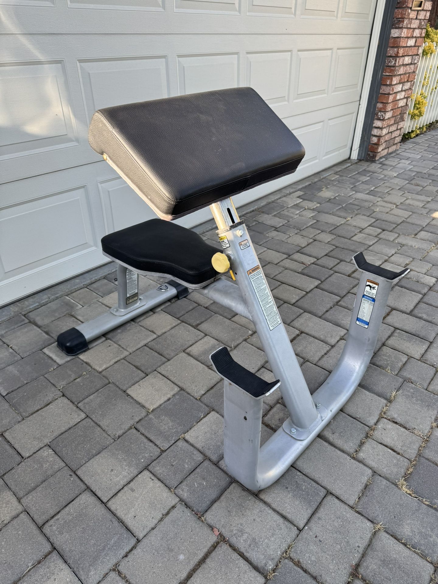 TUFFSTUFF EVOLUTION SERIES SEATED ARM CURL BENCH (CAC-365)