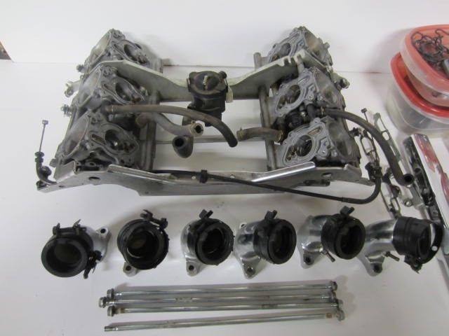 Honda Valkyrie GL1500 Carb Set - Disassembled. 