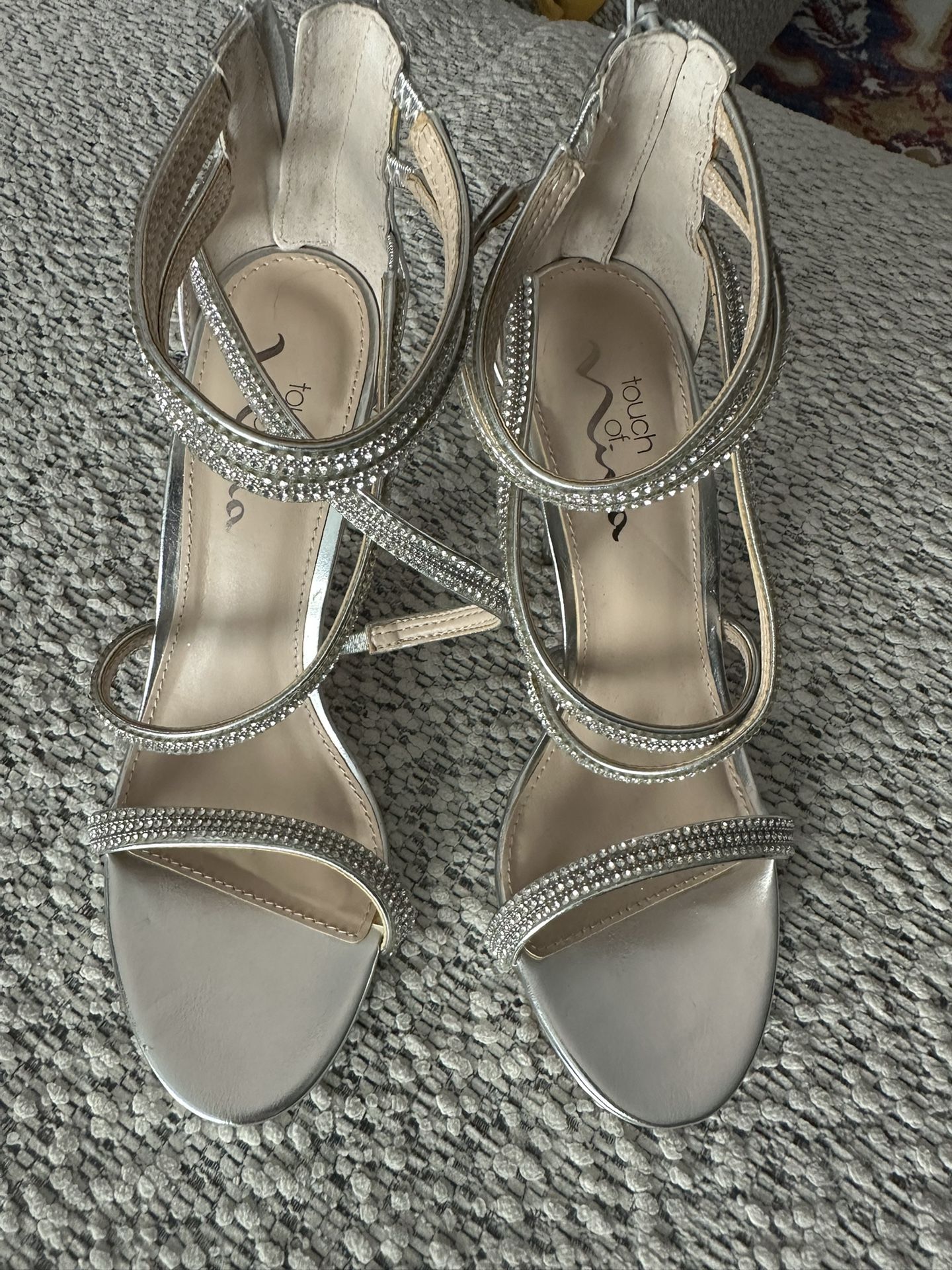 NEW TOUCH OF NINA (SIZE 7.5) HIGH HEELS