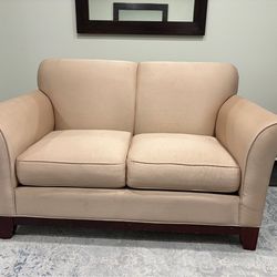 Matching Sofa/loveseat set
