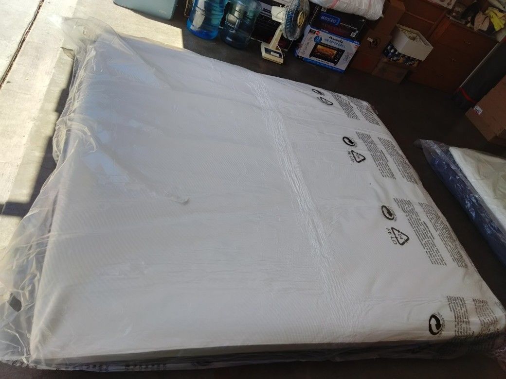 New King Memory Foam Mattress