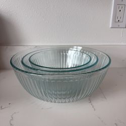 Pyrex Glass Bowl Set 
