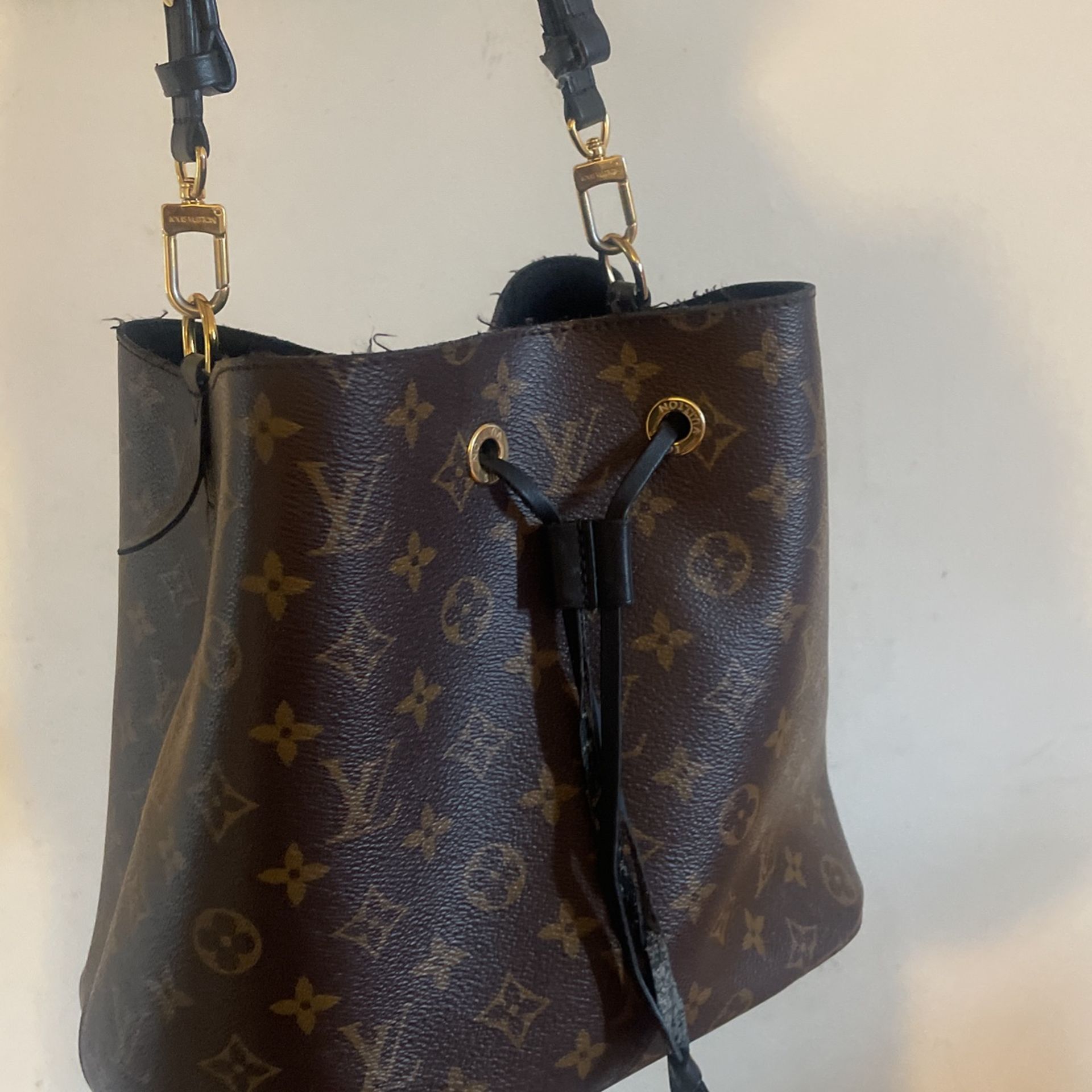 Authentic Louis Vuitton bag For Sale