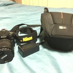 Nikon D90 with broken 18-105 lens and bag w/all accessories!