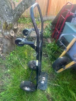 Dolly’s hand truck wheel barrow