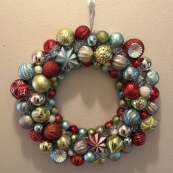 Classic holiday wreath