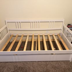 Twin day Bed With Trundle 