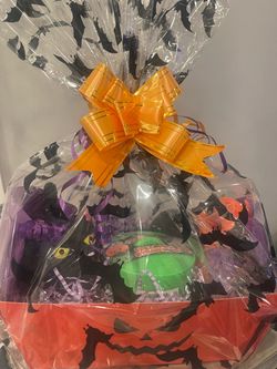 Handmade authentic Halloween basket with  1 dumpling and  4 squishy toys