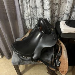Mustang Paso Or Arabian Saddle Vintage 