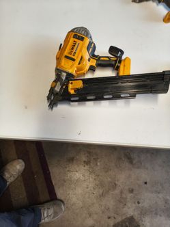 DeWalt battery powered framing nail gun