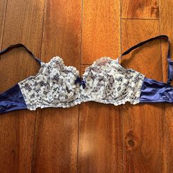 Victoria Secret Bra, 34D