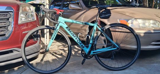 Bianchi Intrepida 105 Carbon Road Bike