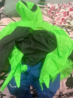 Alien inflatable for kids (USED)