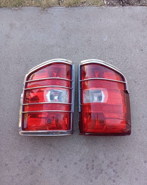 07-13 Chevy Silverado Taillight Housing