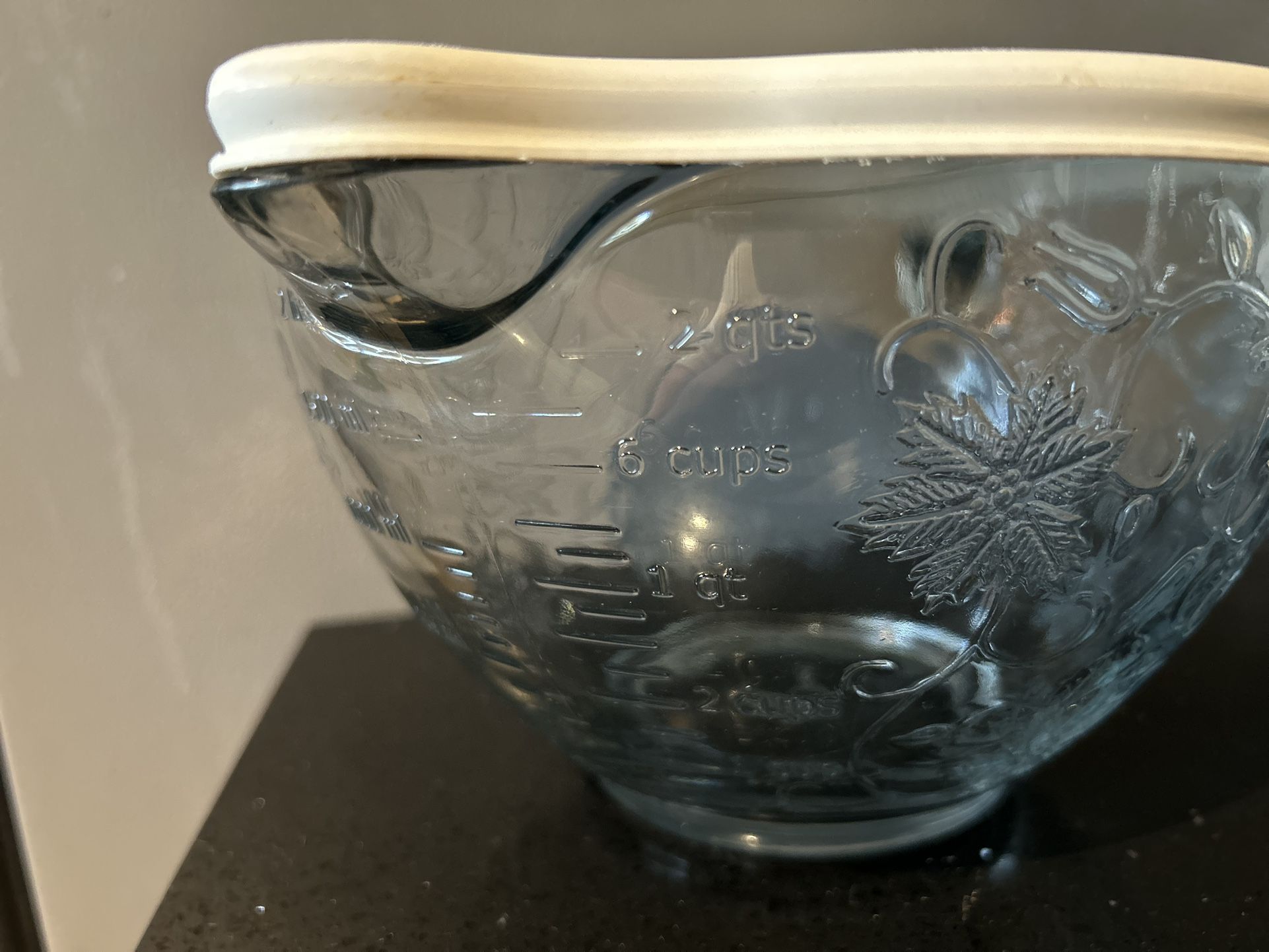 Vintage Princess House Fantasia 2 Qt Batter Mix & Pour Bowl with Lid Measuring Cup