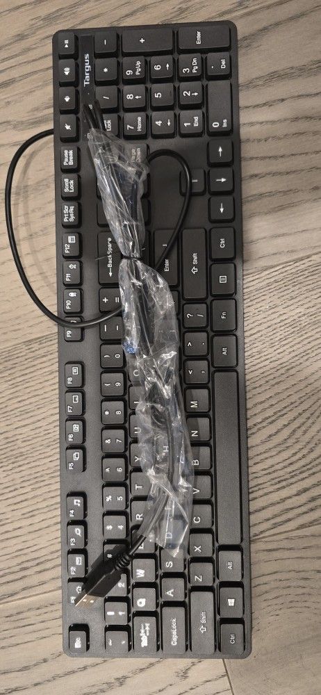 Keyboard With Number Pad