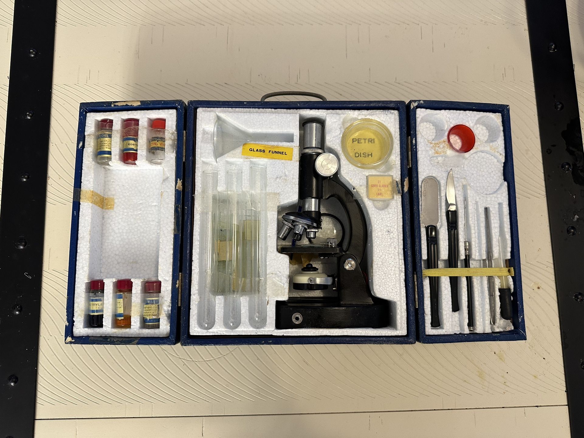 1970s Vintage K-Line Microscope Set – Complete with Case & Accessories (Pickup Only)