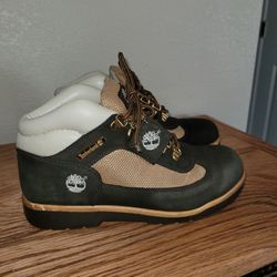 TIMBERLAND Boys SIZE 5 