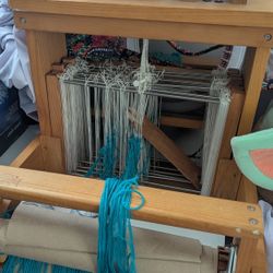 Free Loom- Needs Work, Pick Up Only