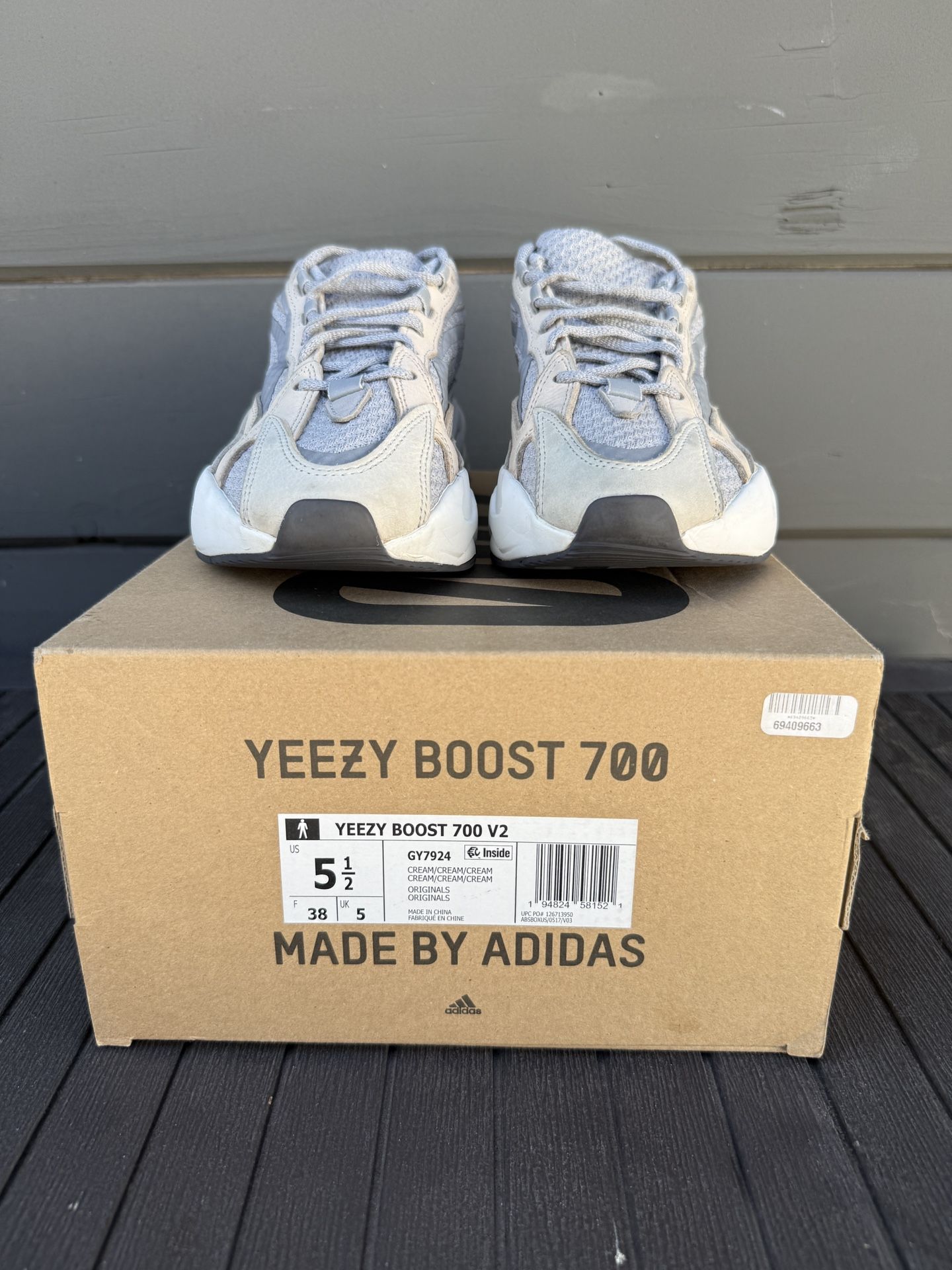 Yeezy Boost 700 V2 ‘Cream’ Size 5.5M/6.5W
