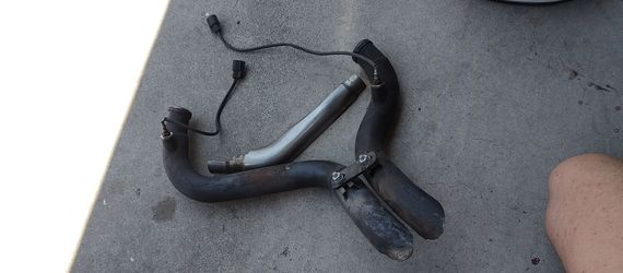 exhaust pipe