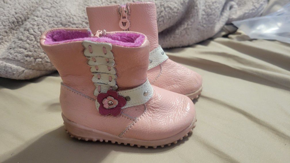 Girls Pink Boot W/ Flower Size 5