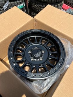 15x7 +10 ka239 kmc with Roxxzilla tires 35x10.00r15